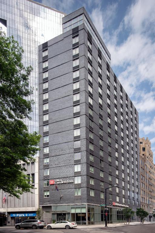 Hilton Garden Inn Long Island City Main image 1